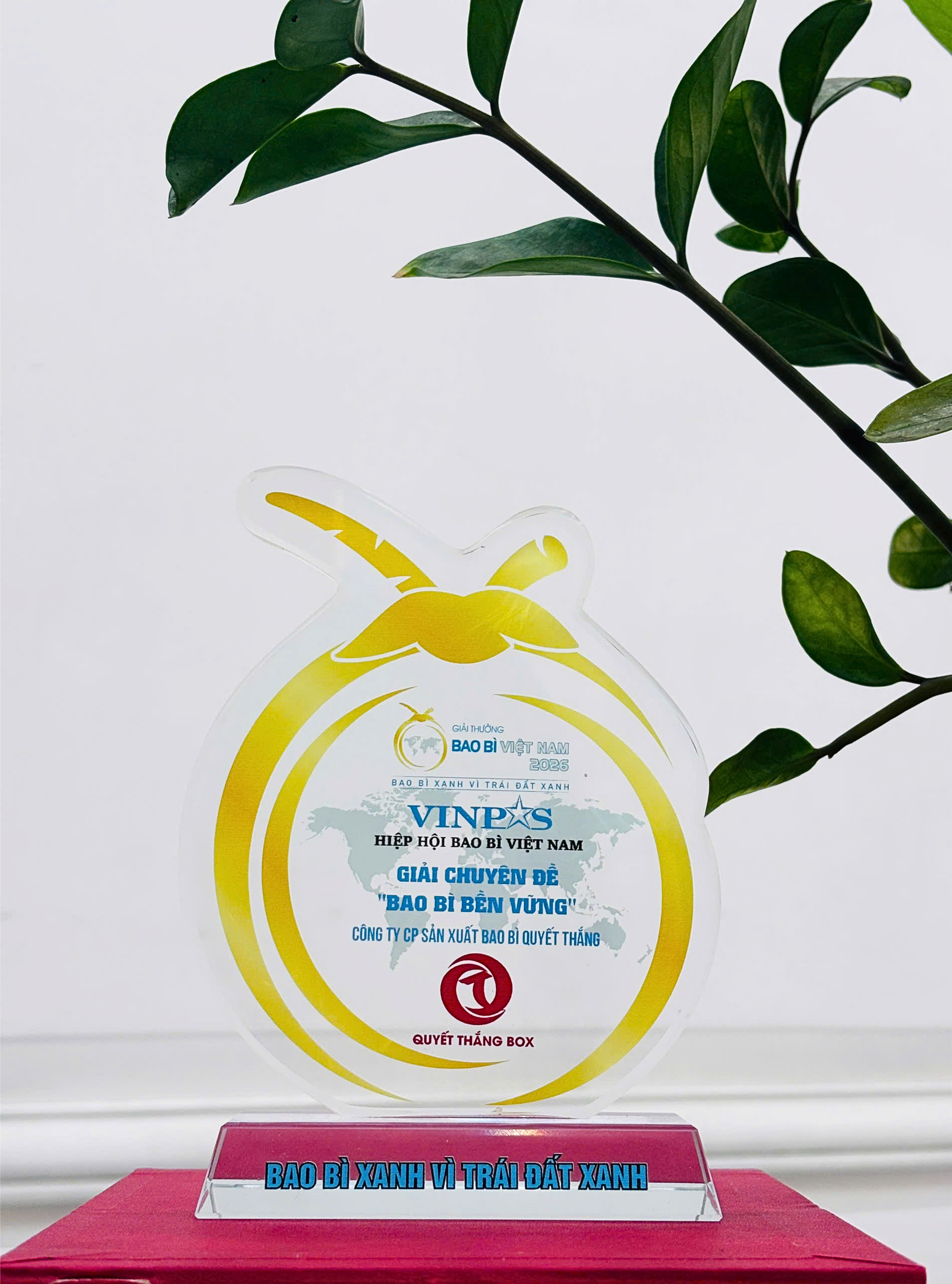 Quyết Thắng Box - Tự hào nhận cúp Chuyên đề "Bao bì bền vững"