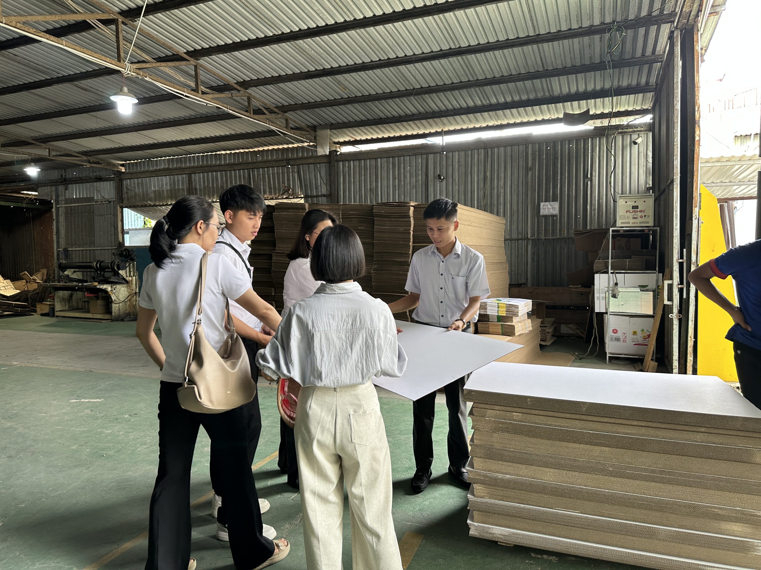 Đặt Hàng Thùng Carton Tại Quyết Thắng Box: Quy Trình 5 Bước Đơn Giản