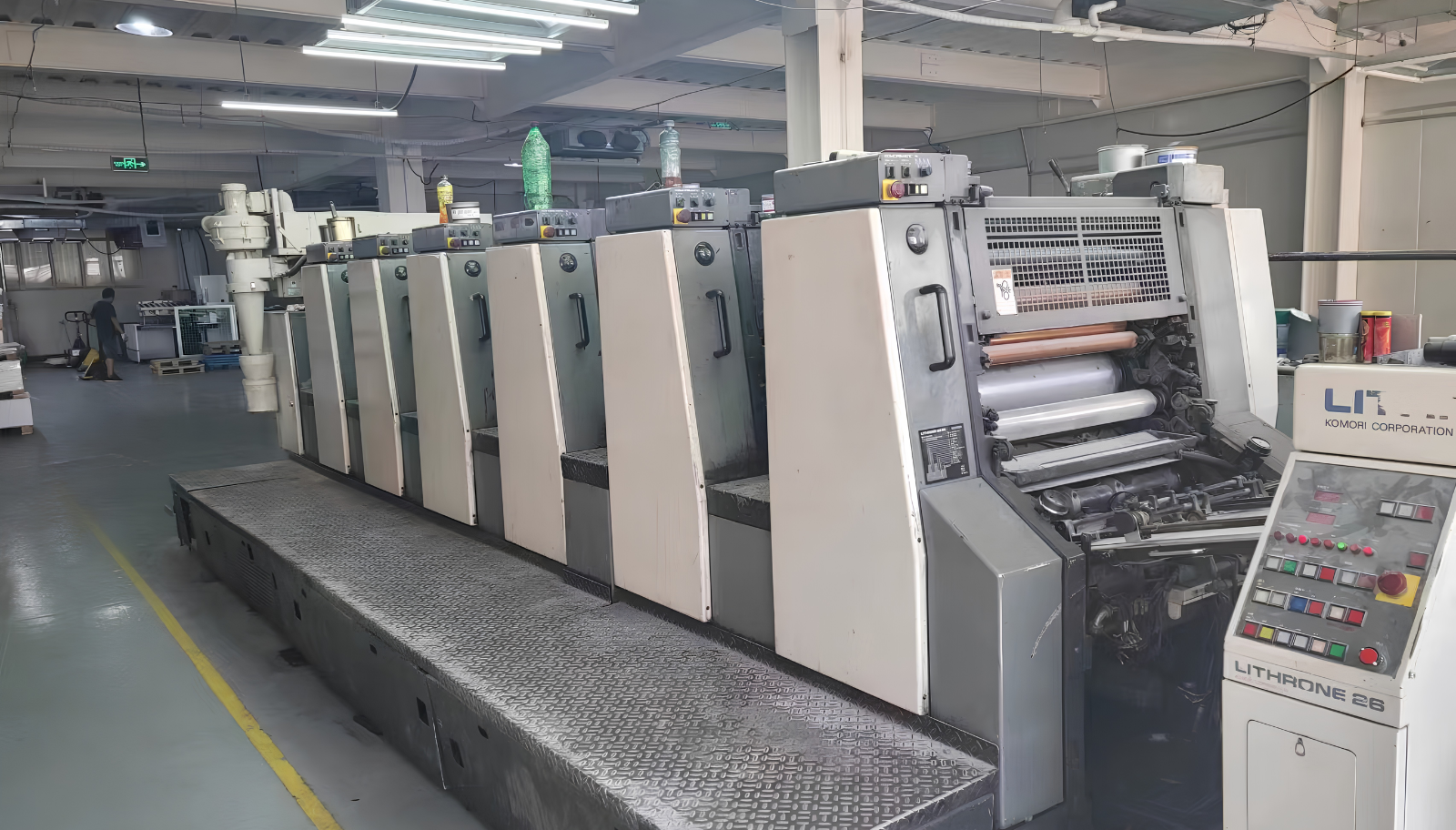 Máy in Offset trong dây chuyền sản xuất thùng carton xuất khẩu tại Quyết Thắng Box.