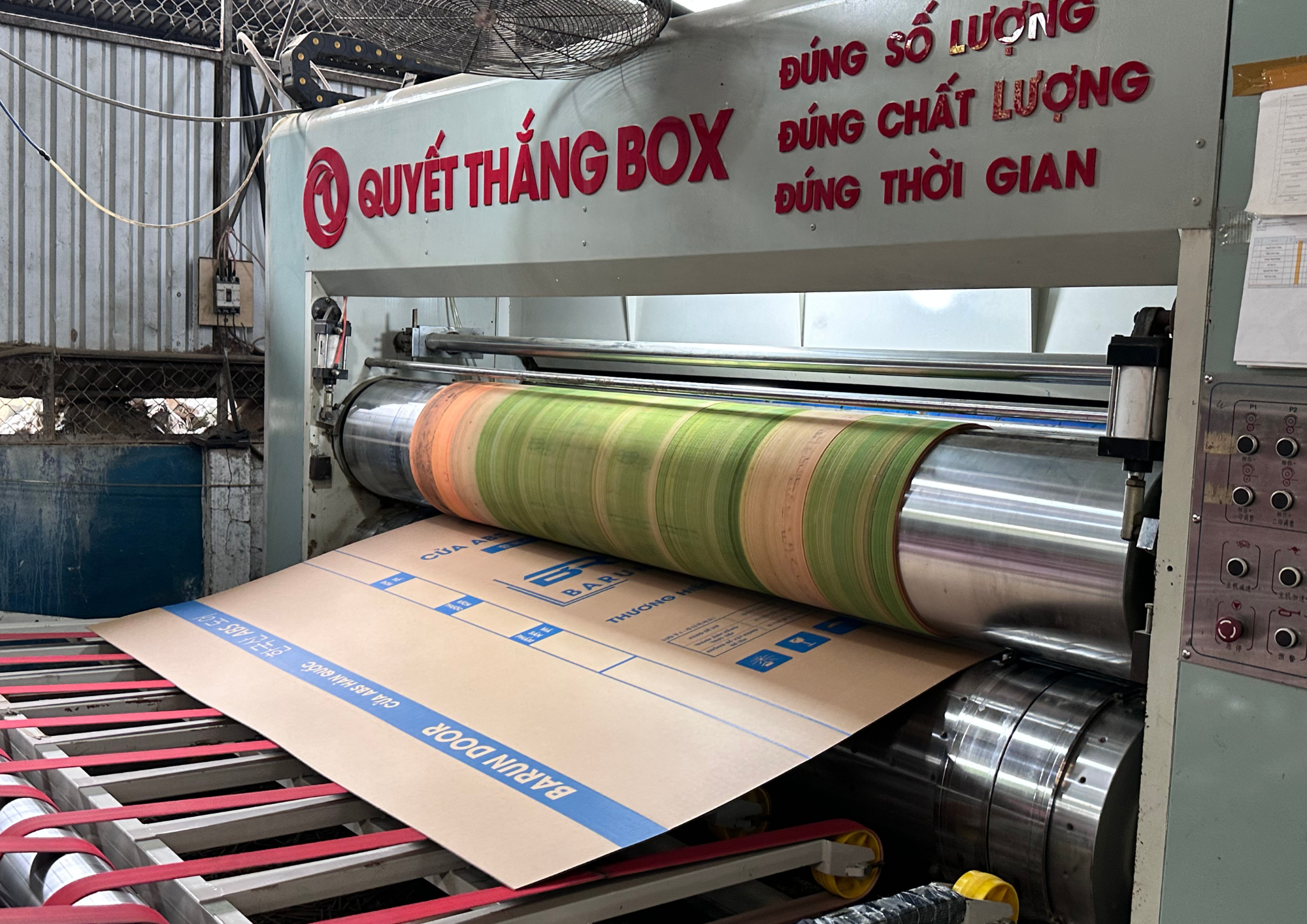 Quyết Thắng Box — thế mạnh thùng carton khổ lớn xuất khẩu đồ gỗ