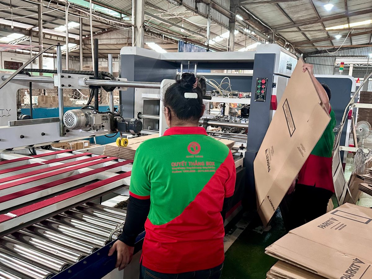 Cách tính giá thùng carton tại nhà máy sản xuất thùng carton Quyết Thắng Box Bình Dương