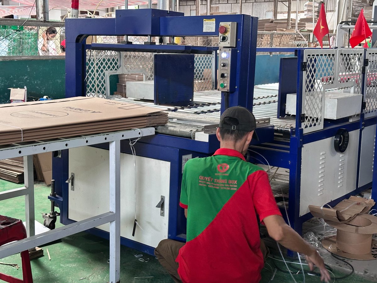 Cách tính giá thùng carton và nhận báo giá trực tiếp từ nhà máy Quyết Thắng Box