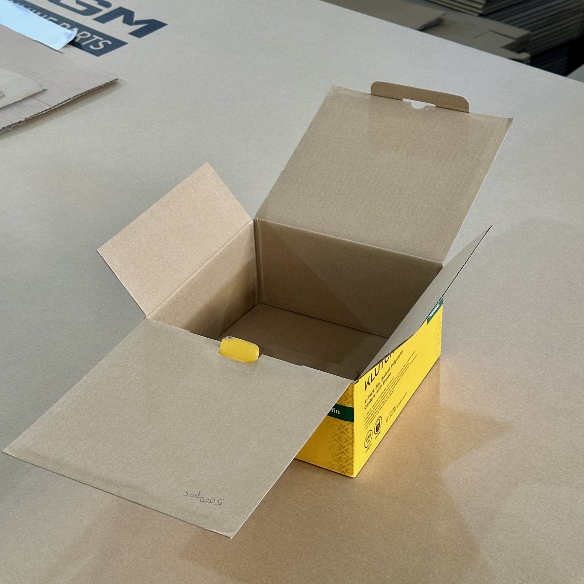 Kiểm tra kết cấu đáy để phòng tránh thùng carton bị bục đáy